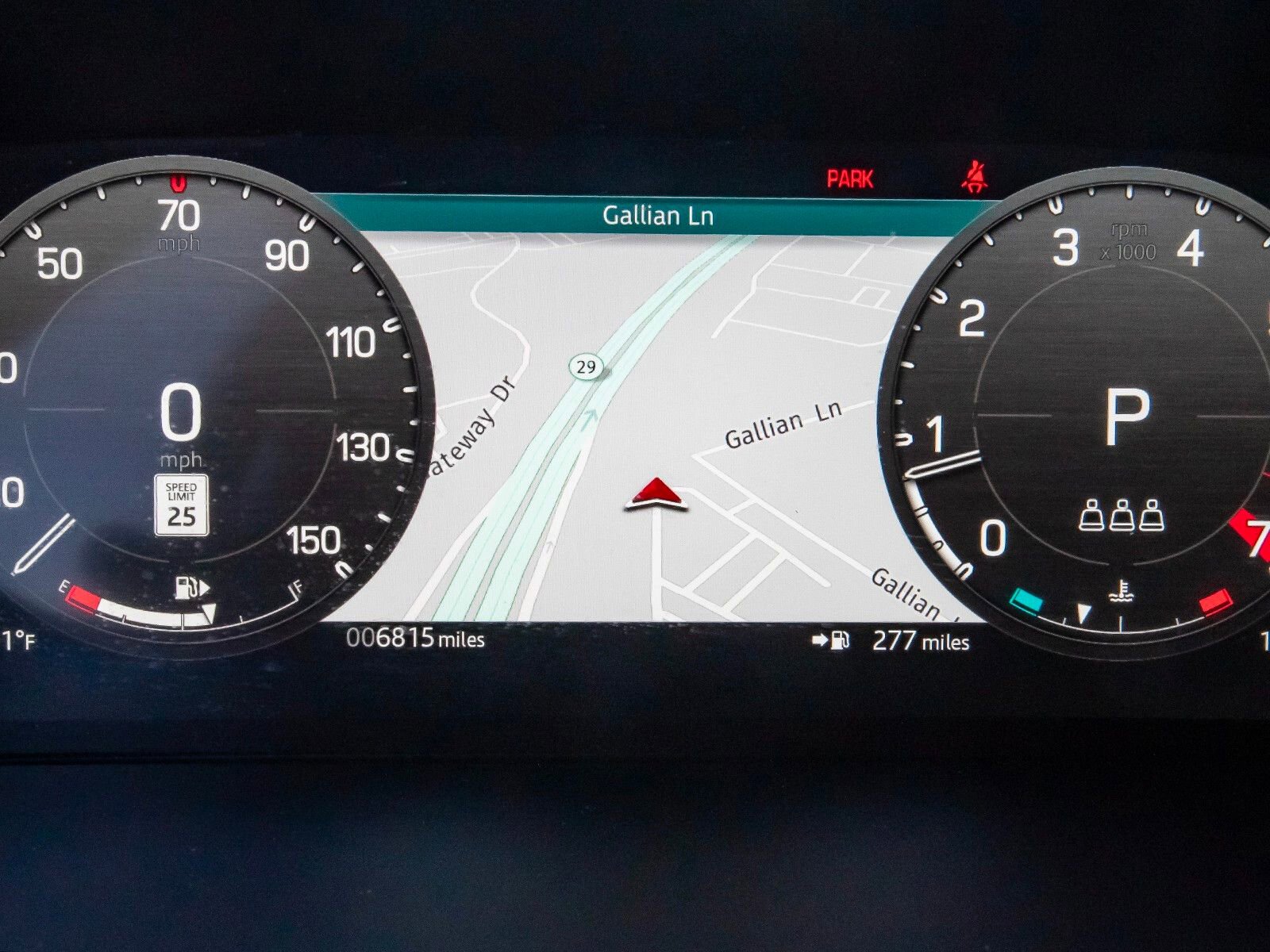 Used 2025 Land Rover Defender 90 S image 10