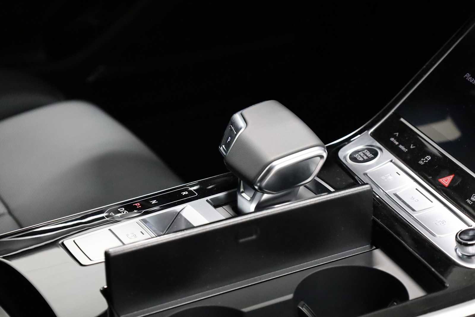 New 2025 Audi A8 L 3.0T image 21