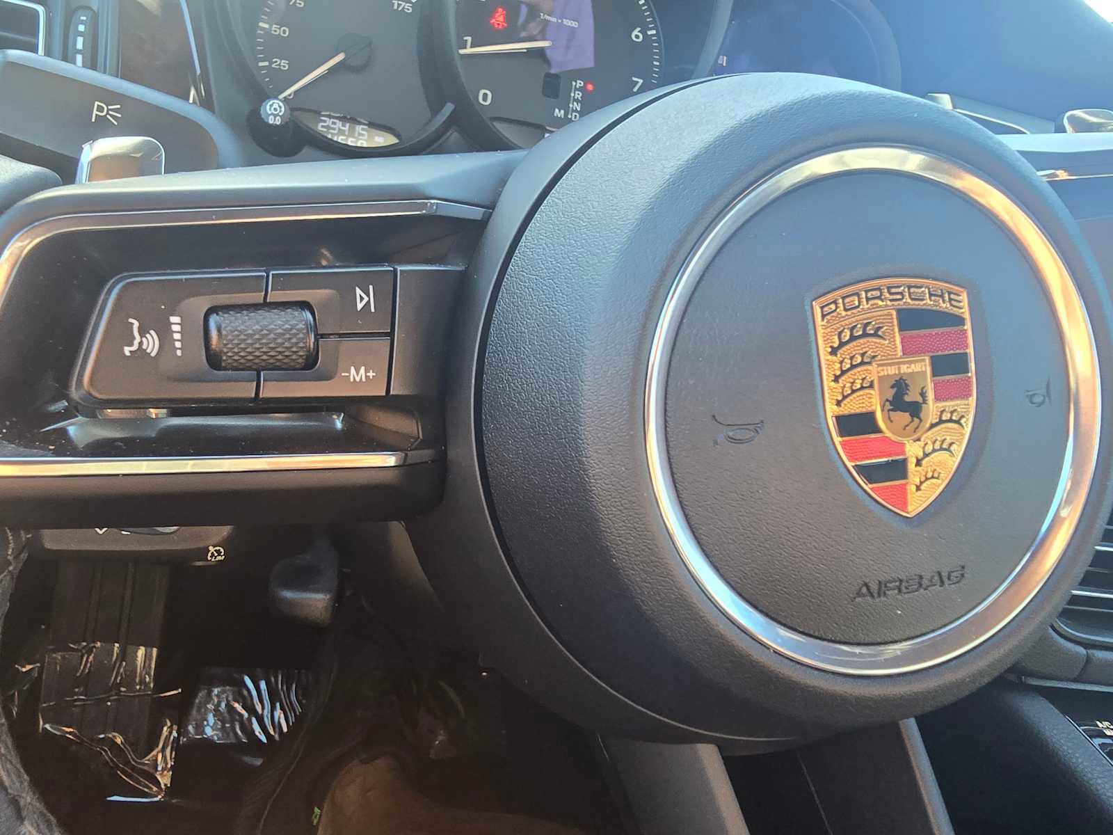 Used 2022 Porsche Macan image 32