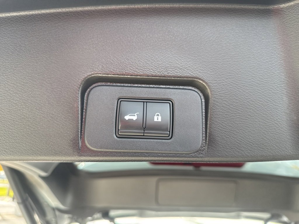 Used 2022 Nissan Rogue SL w/ SL Premium Package image 19