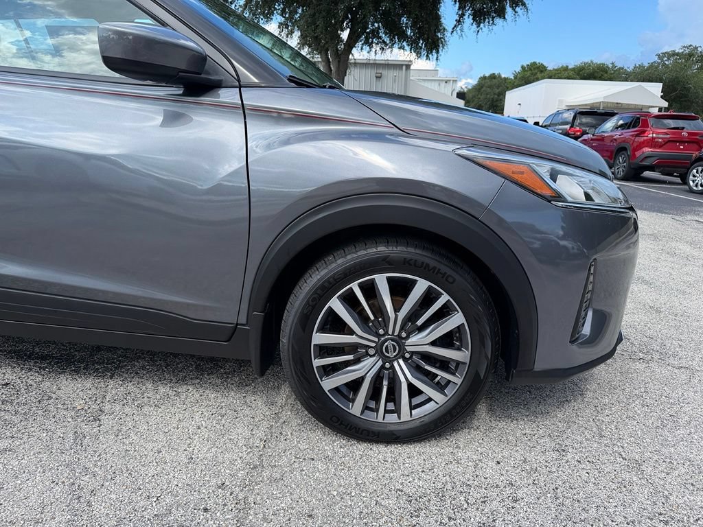 Used 2021 Nissan Kicks SV FWD image 13
