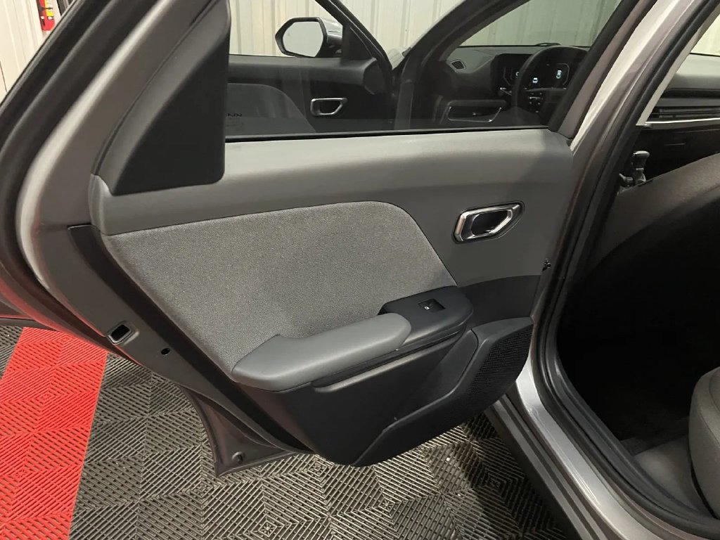 Used 2025 Kia K4 EX FWD image 37