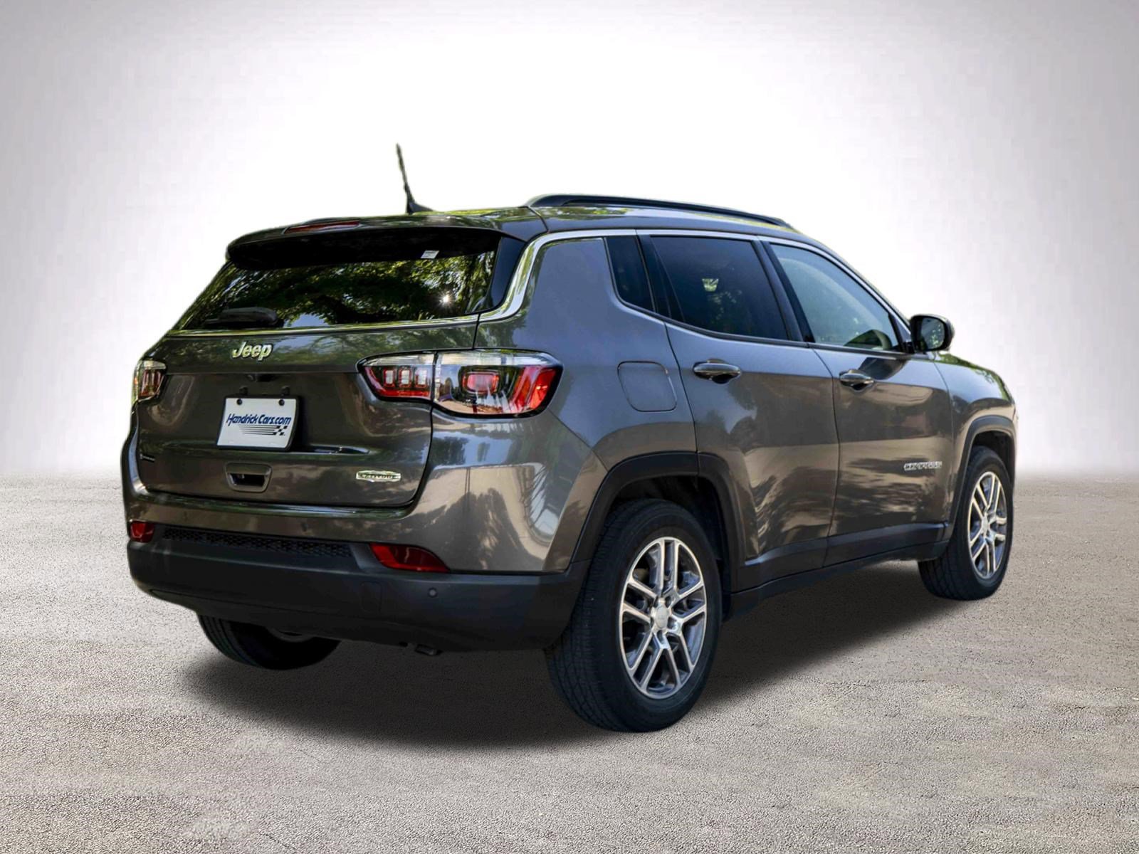 Used 2020 Jeep Compass Latitude FWD image 9
