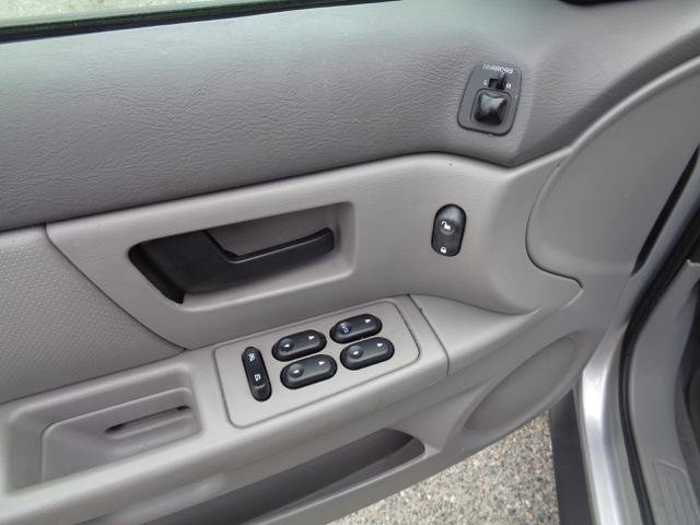 Used 2004 Ford Taurus LX image 27