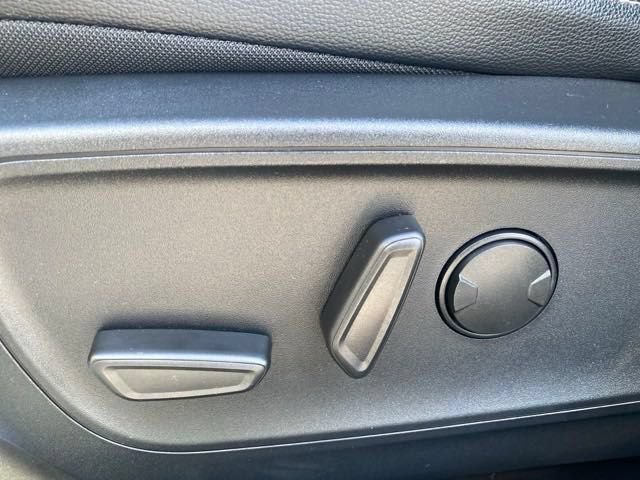 Used 2024 Ford Escape Platinum w/ Premium Technology Package AWD/4WD image 35