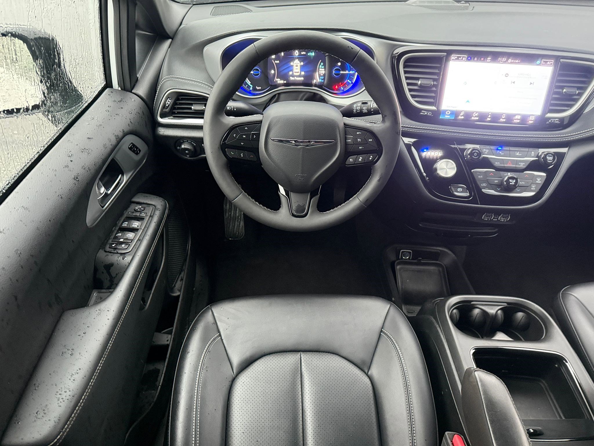 Used 2024 Chrysler Pacifica Limited FWD image 19