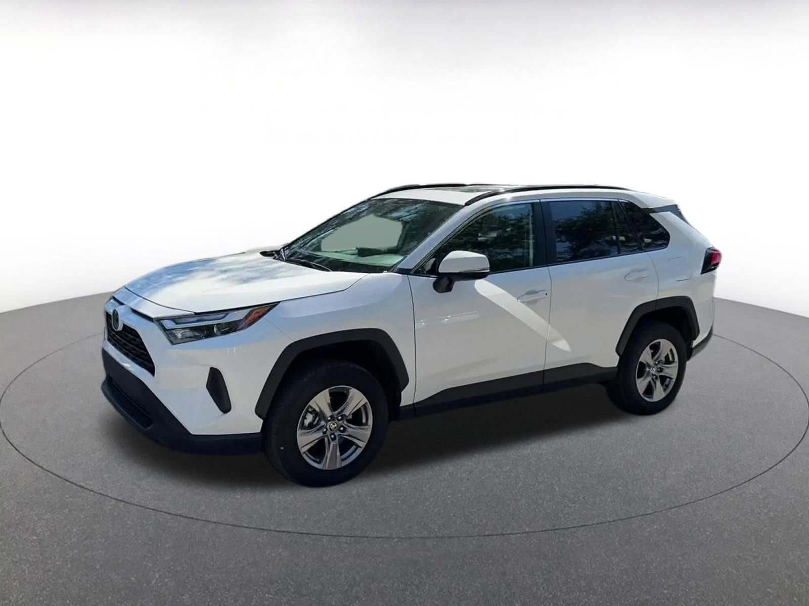 Used 2025 Toyota RAV4 XLE image 8