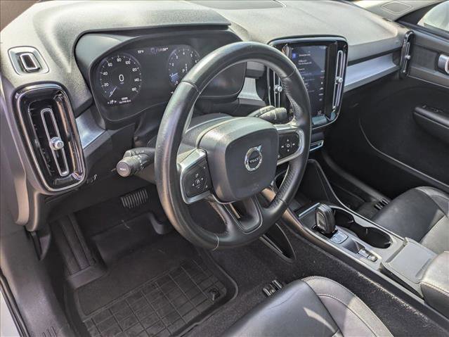 Used 2019 Volvo XC40 T5 Momentum image 10