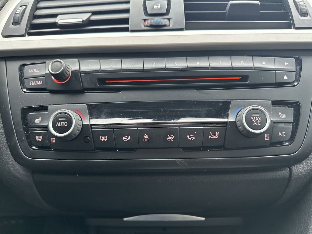 Used 2014 BMW 320i Sedan image 16