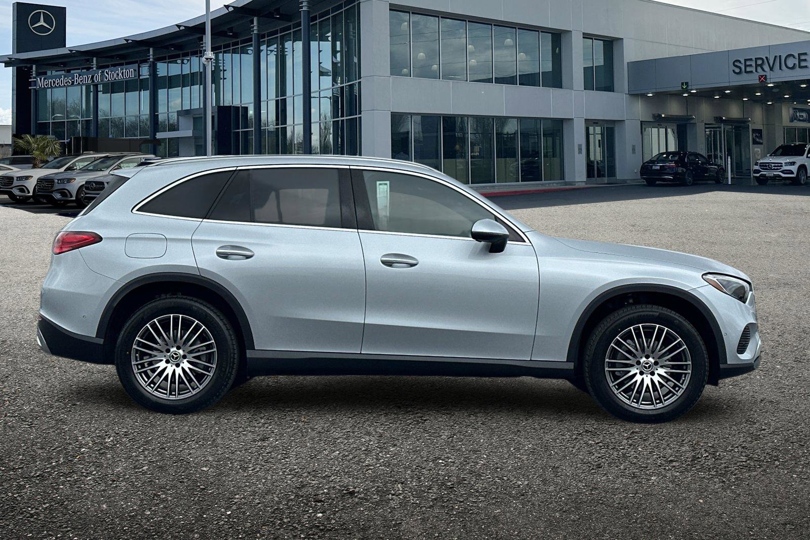 New 2026 Mercedes-Benz GLC 300 4MATIC image 3