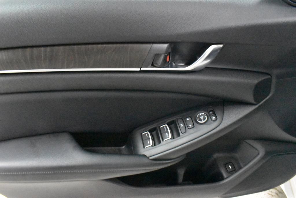 Used 2018 Honda Accord EX image 19