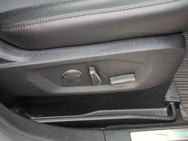 Used 2017 Ford Edge Titanium w/ Equipment Group 301A image 39