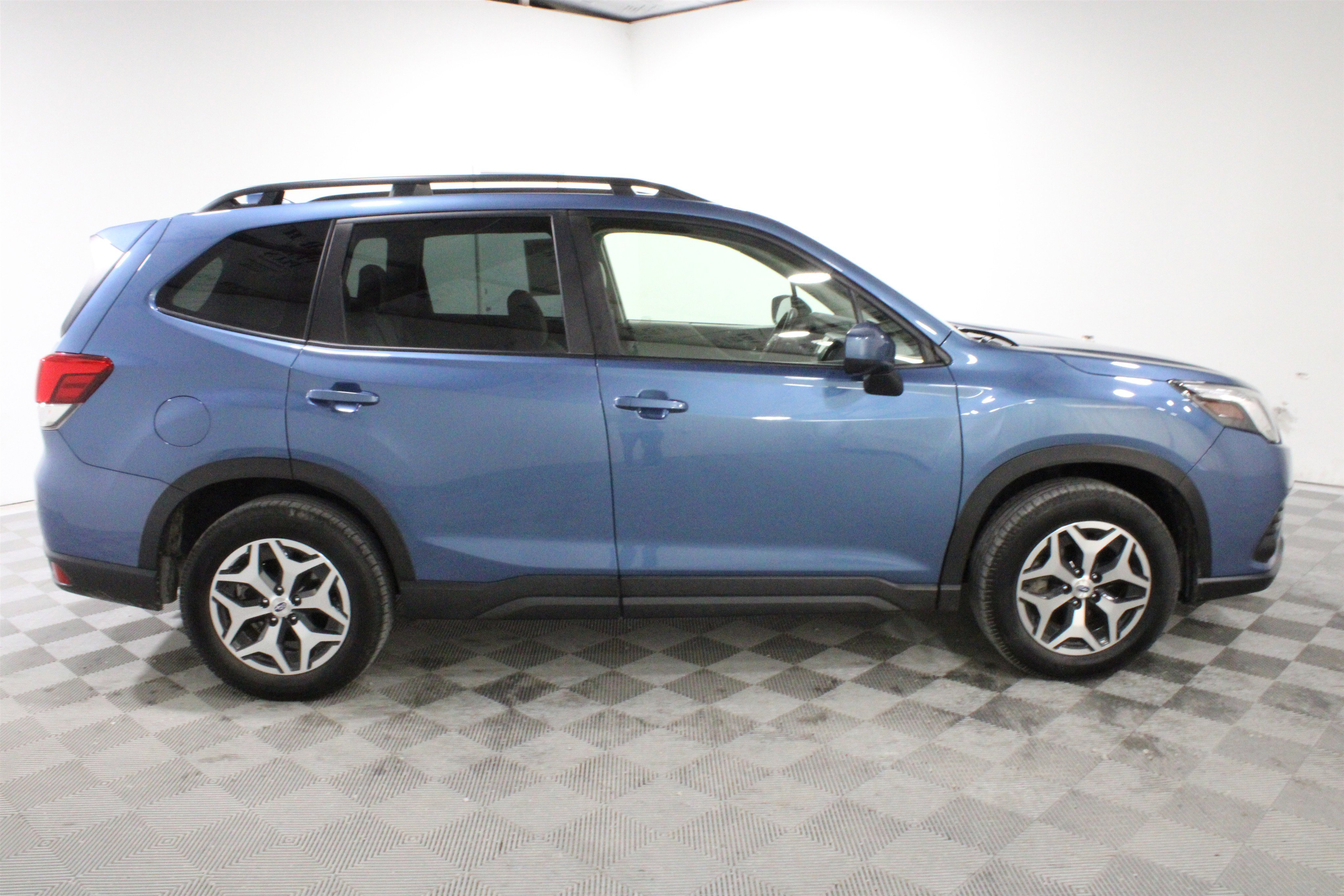 Used 2022 Subaru Forester Premium AWD/4WD image 26