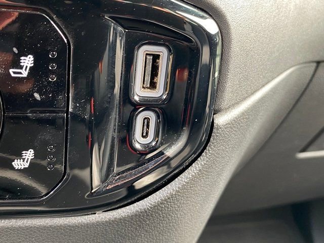 Used 2024 GMC Sierra 1500 SLT image 17