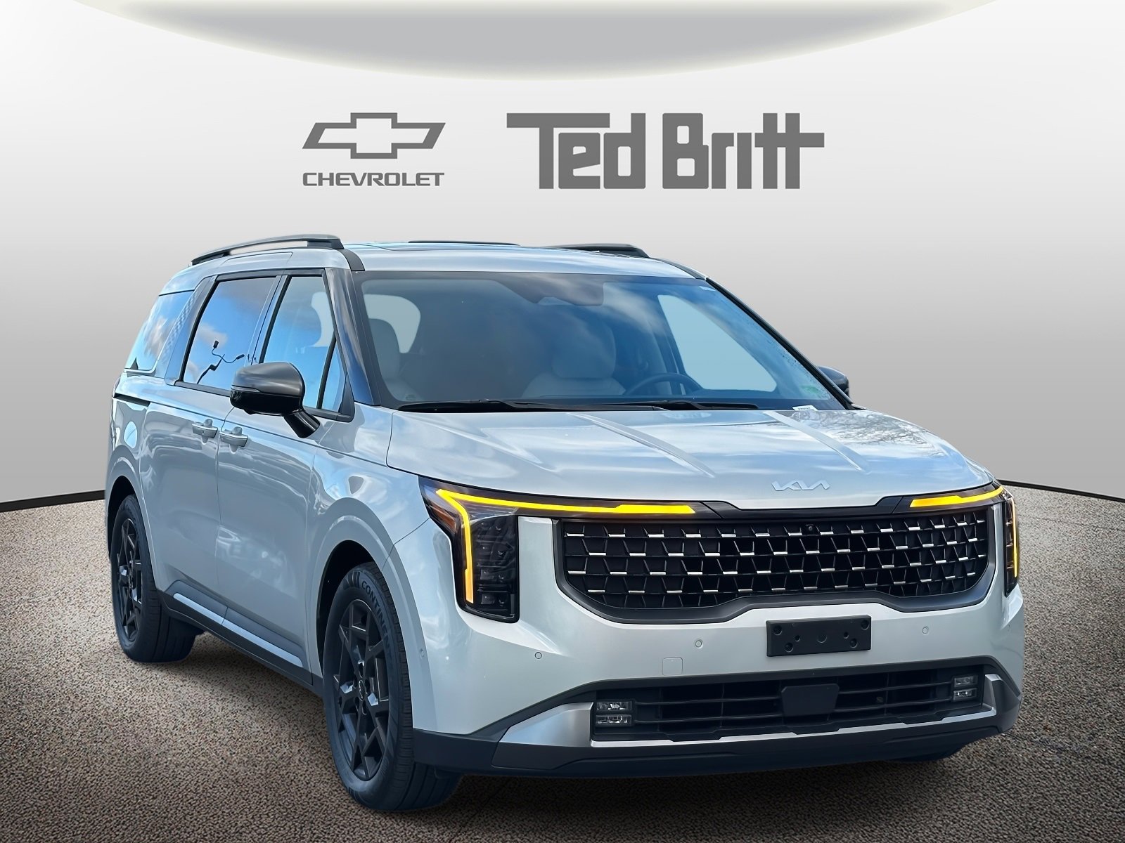 Used 2025 Kia Carnival SX Prestige image 3