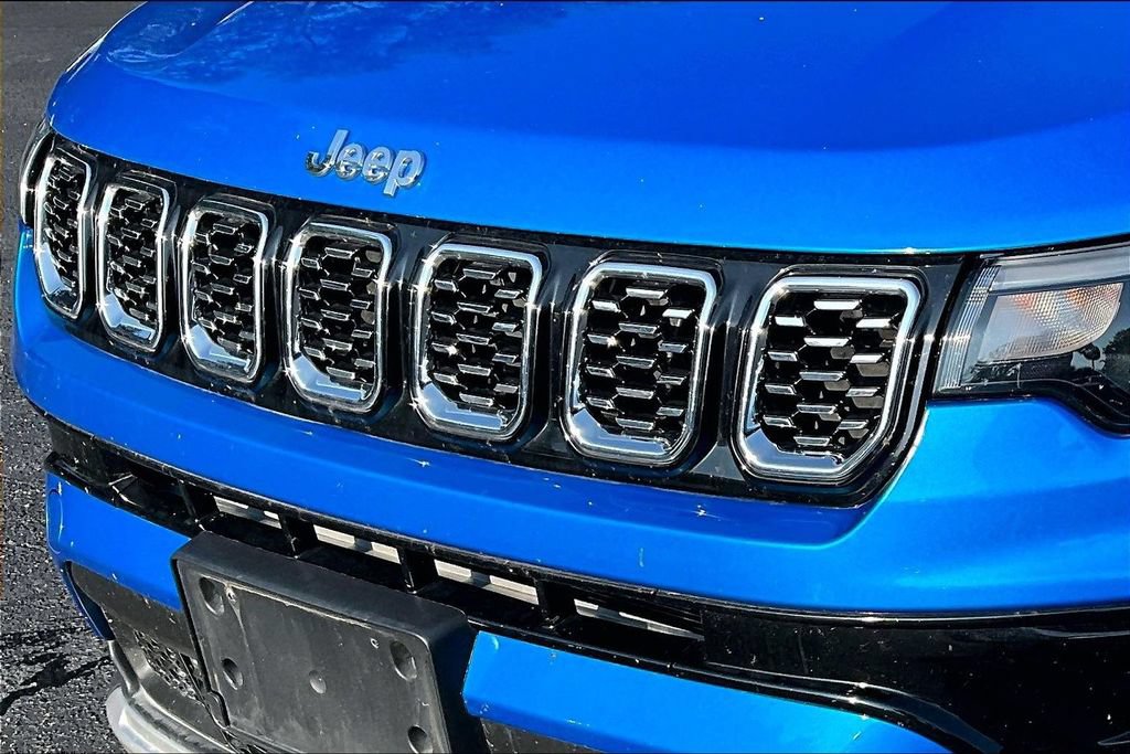 Used 2025 Jeep Compass Limited AWD/4WD image 31