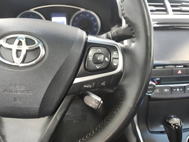 Used 2016 Toyota Camry XLE w/ Advanced Technology Package image 30