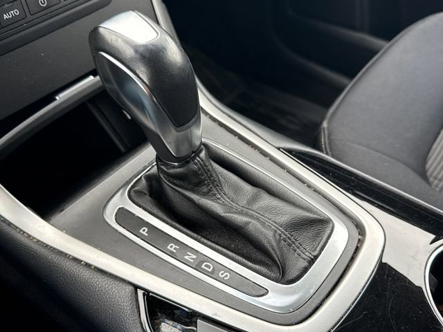 Used 2016 Ford Edge SEL image 33