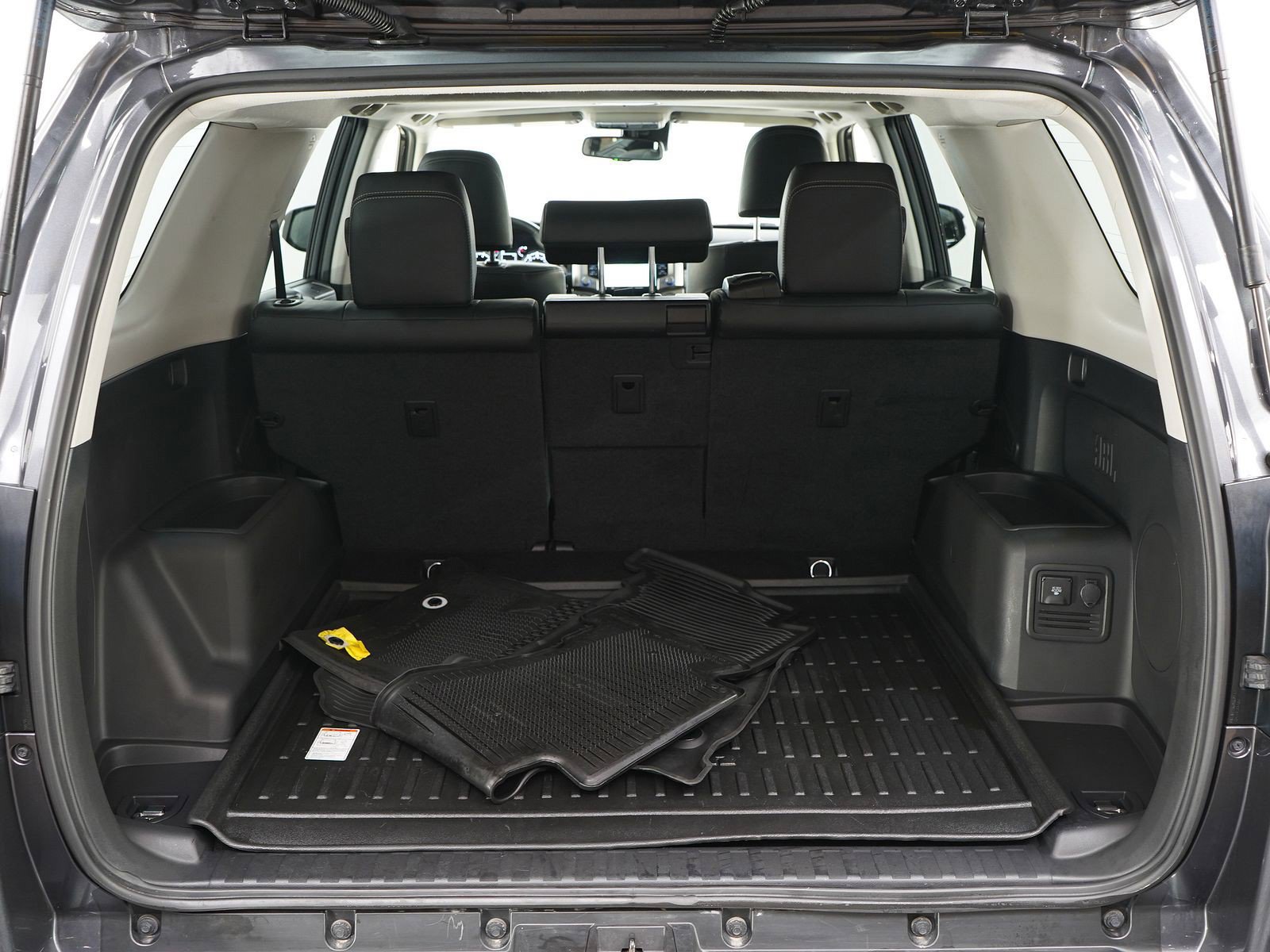 Used 2022 Toyota 4Runner Limited AWD/4WD image 9