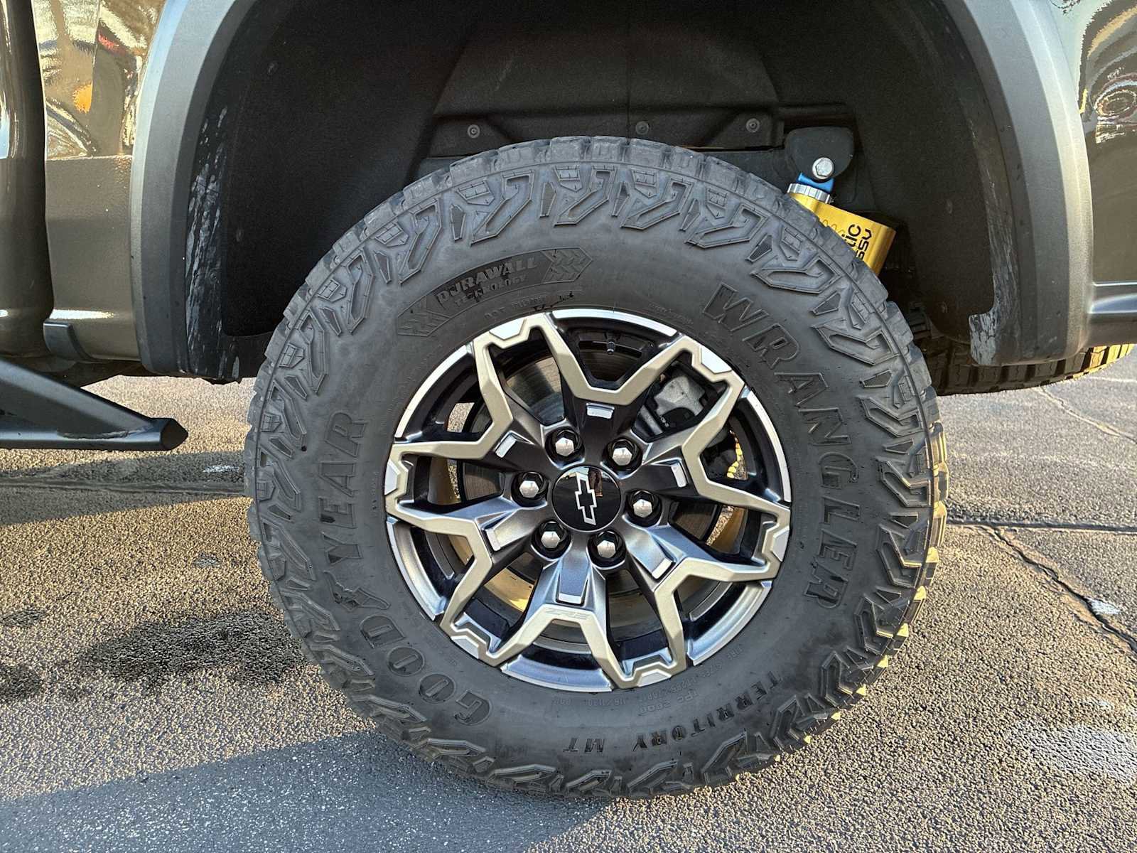 Used 2023 Chevrolet Colorado ZR2 w/ ZR2 Convenience Package III image 30