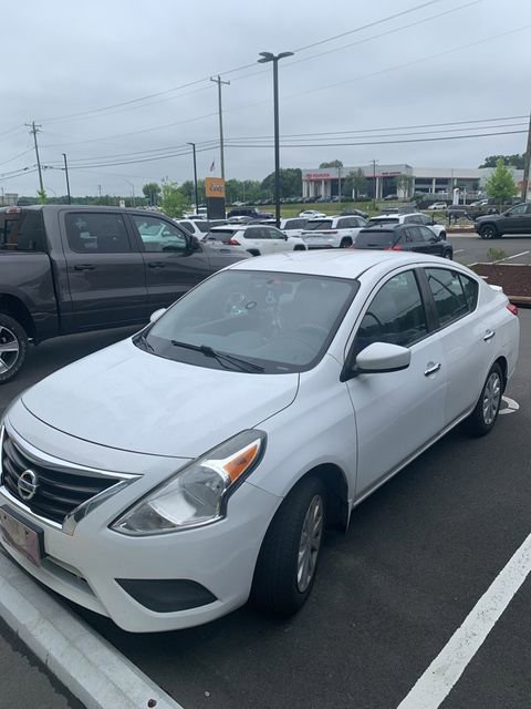 Used 2015 Nissan Versa SV FWD image 14