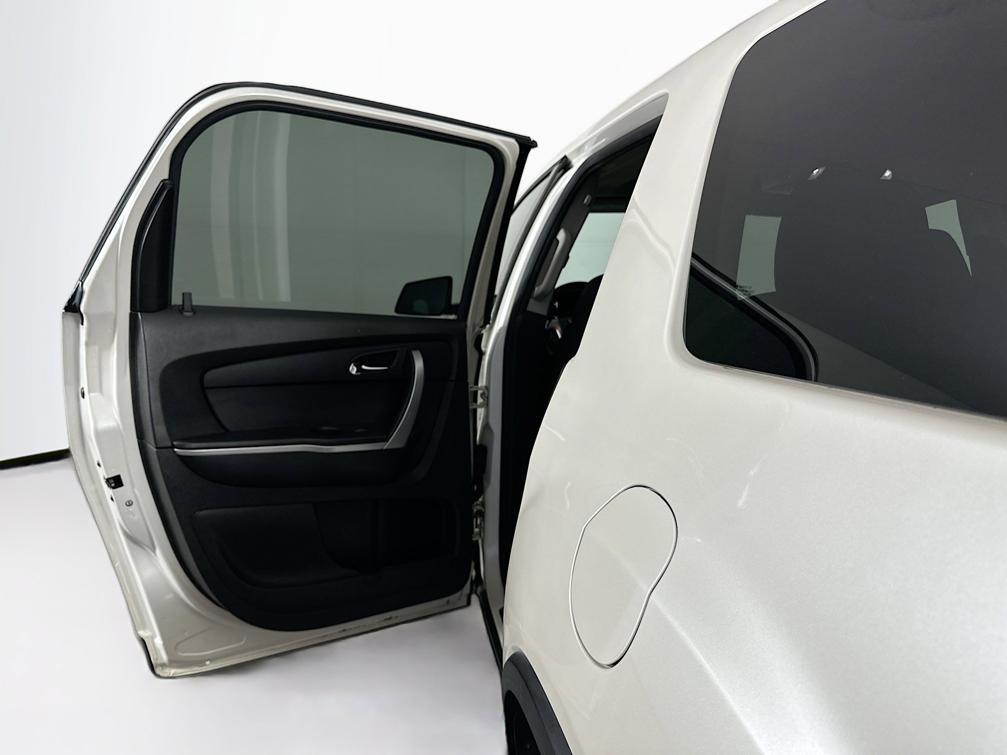 Used 2012 GMC Acadia SLE image 26