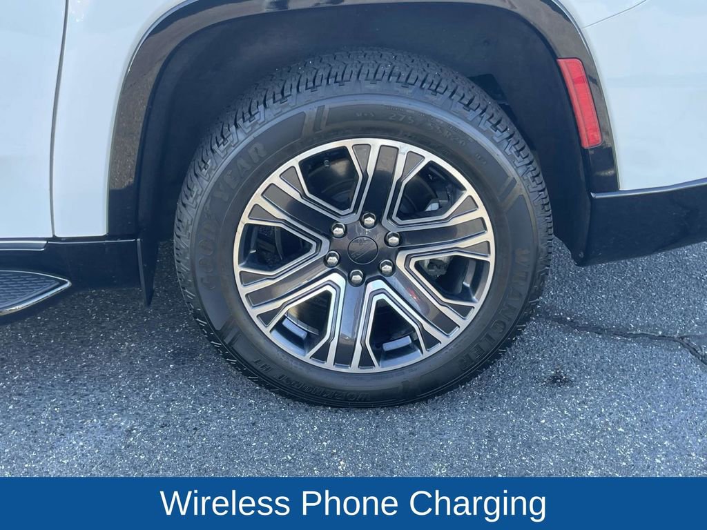 Certified 2024 Jeep Wagoneer L Series II w/ Flexible Seating Group image 13