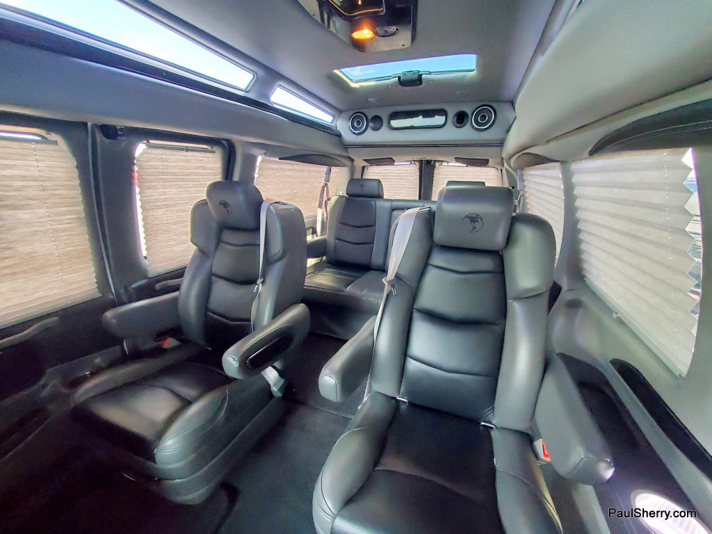 Used 2020 Chevrolet Express 2500 w/ Enhanced Convenience Package RWD image 3