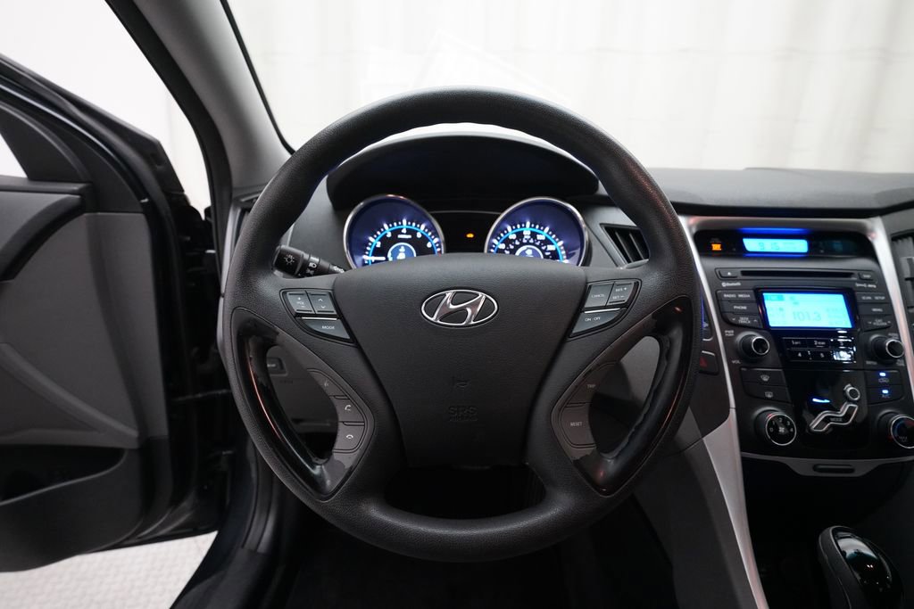 Used 2012 Hyundai Sonata GLS w/ Popular Equipment Pkg FWD image 4