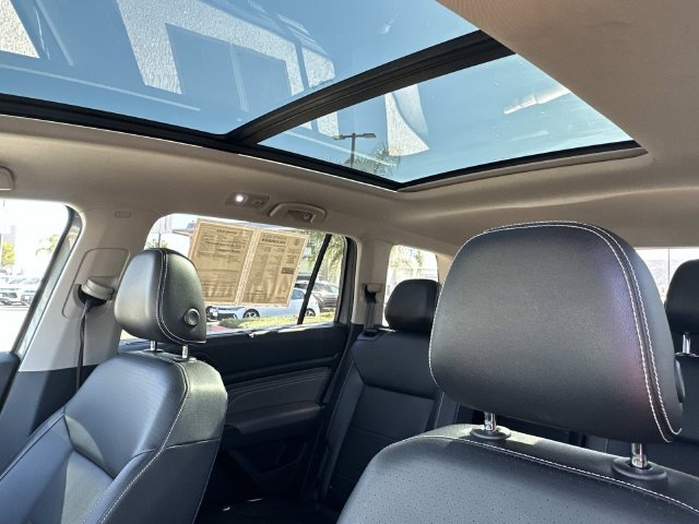 Used 2023 Volkswagen Atlas SE w/ Panoramic Sunroof Package AWD/4WD image 6