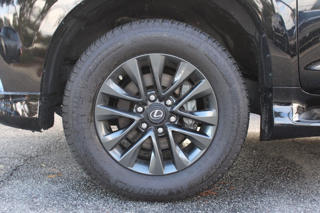 Used 2023 Lexus GX 460 Premium w/ Premium Package image 9