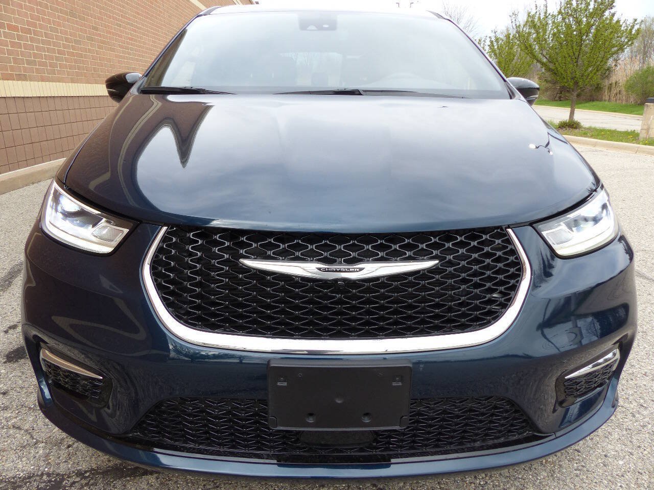 Used 2025 Chrysler Pacifica Select FWD image 11
