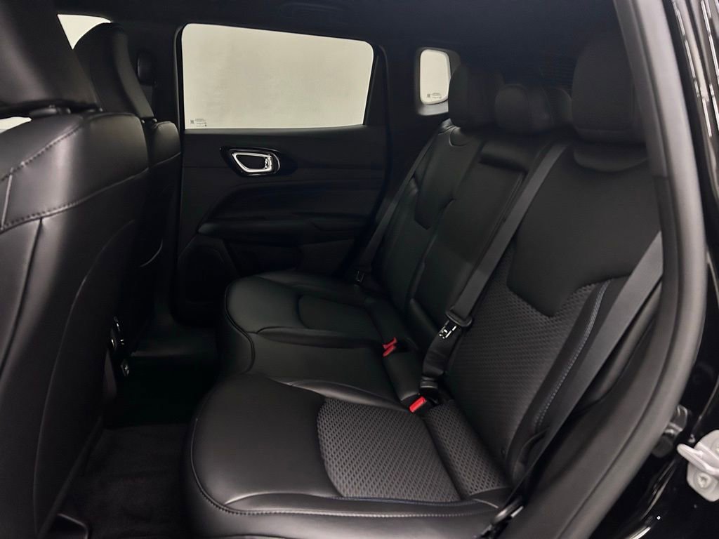 New 2026 Jeep Compass Latitude image 14