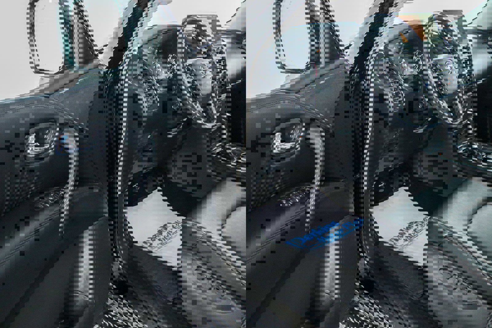 Used 2023 Nissan Armada SV w/ Cargo Package image 3