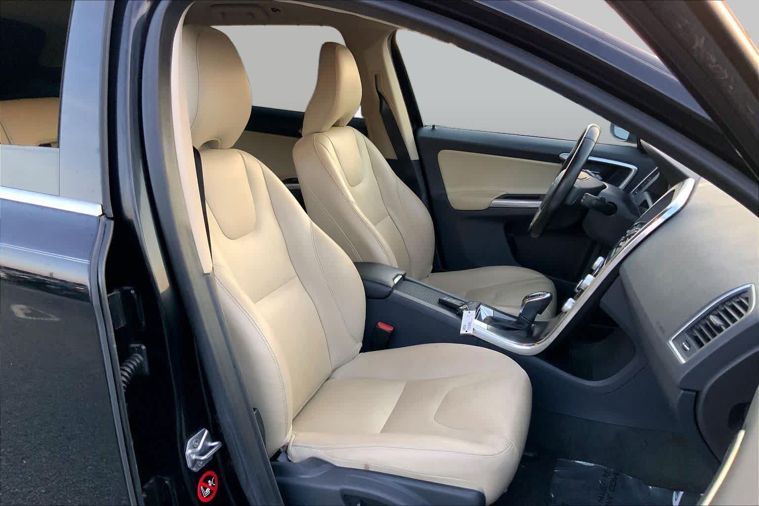 Used 2016 Volvo XC60 T5 Premier FWD image 9