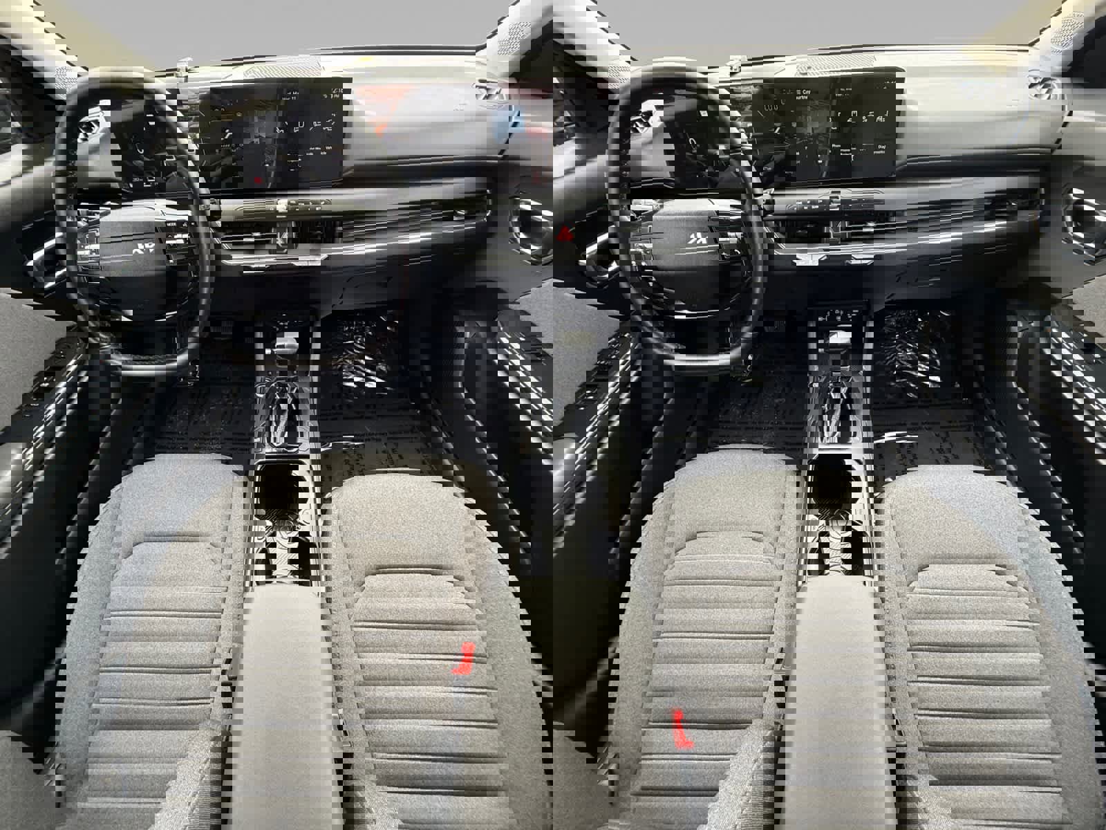 Used 2025 Kia K4 EX image 10