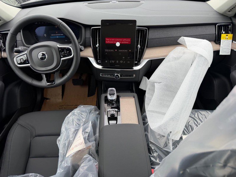 New 2026 Volvo XC90 B6 Plus w/ Protection Package AWD/4WD image 5