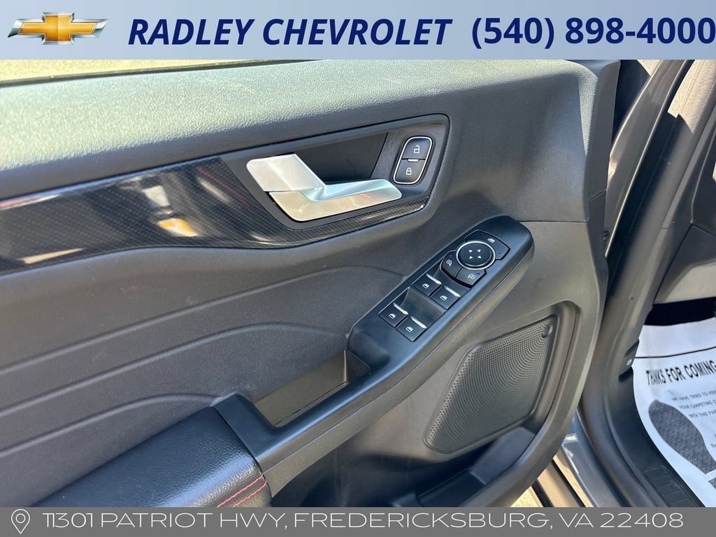 Used 2025 Ford Escape ST-Line FWD image 5