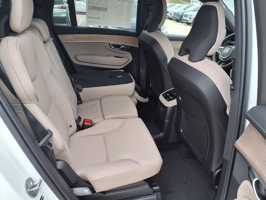 New 2026 Volvo XC90 T8 Plus w/ Protection Package Premier image 10