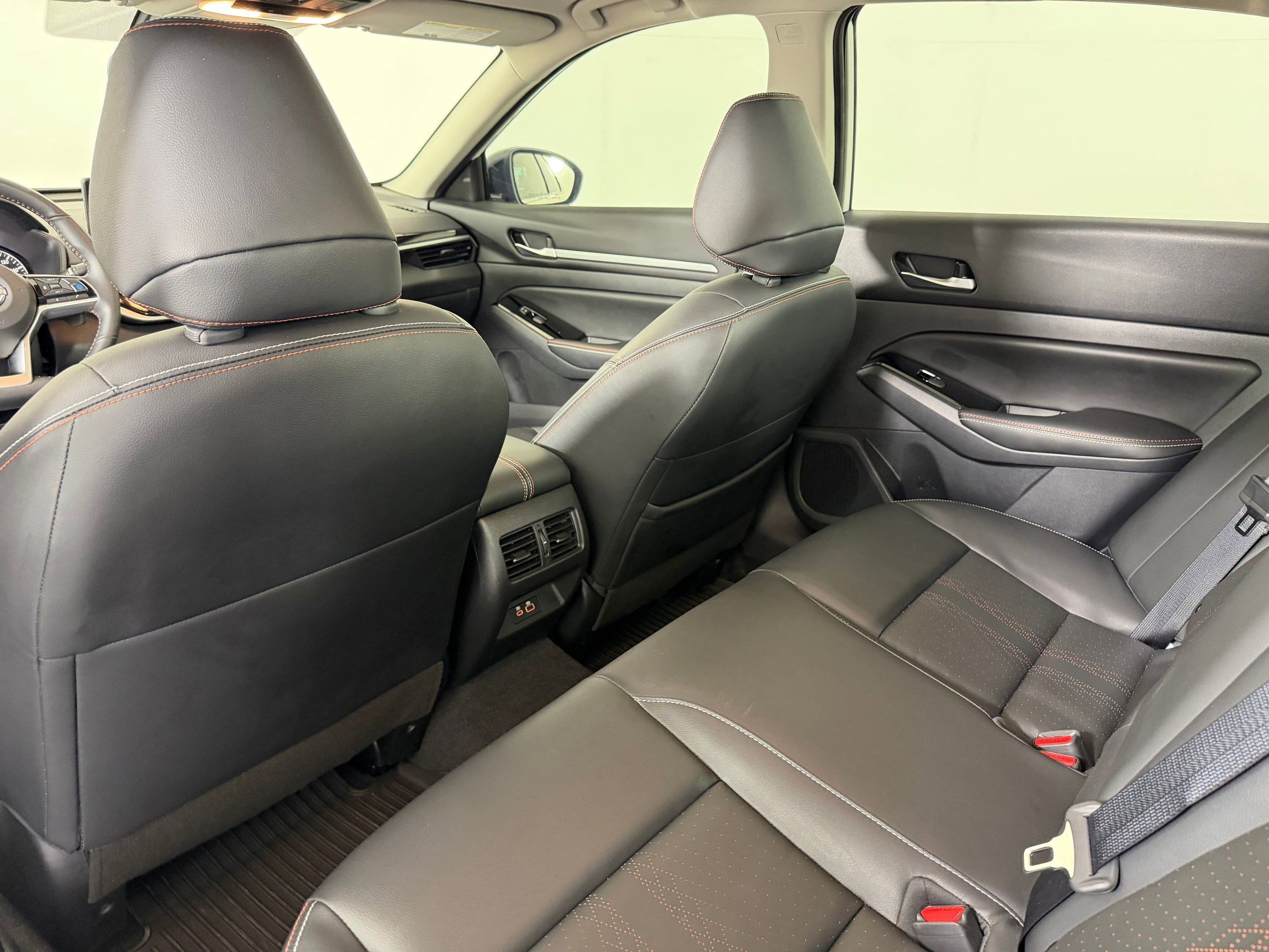 Used 2024 Nissan Altima 2.0 SR image 24