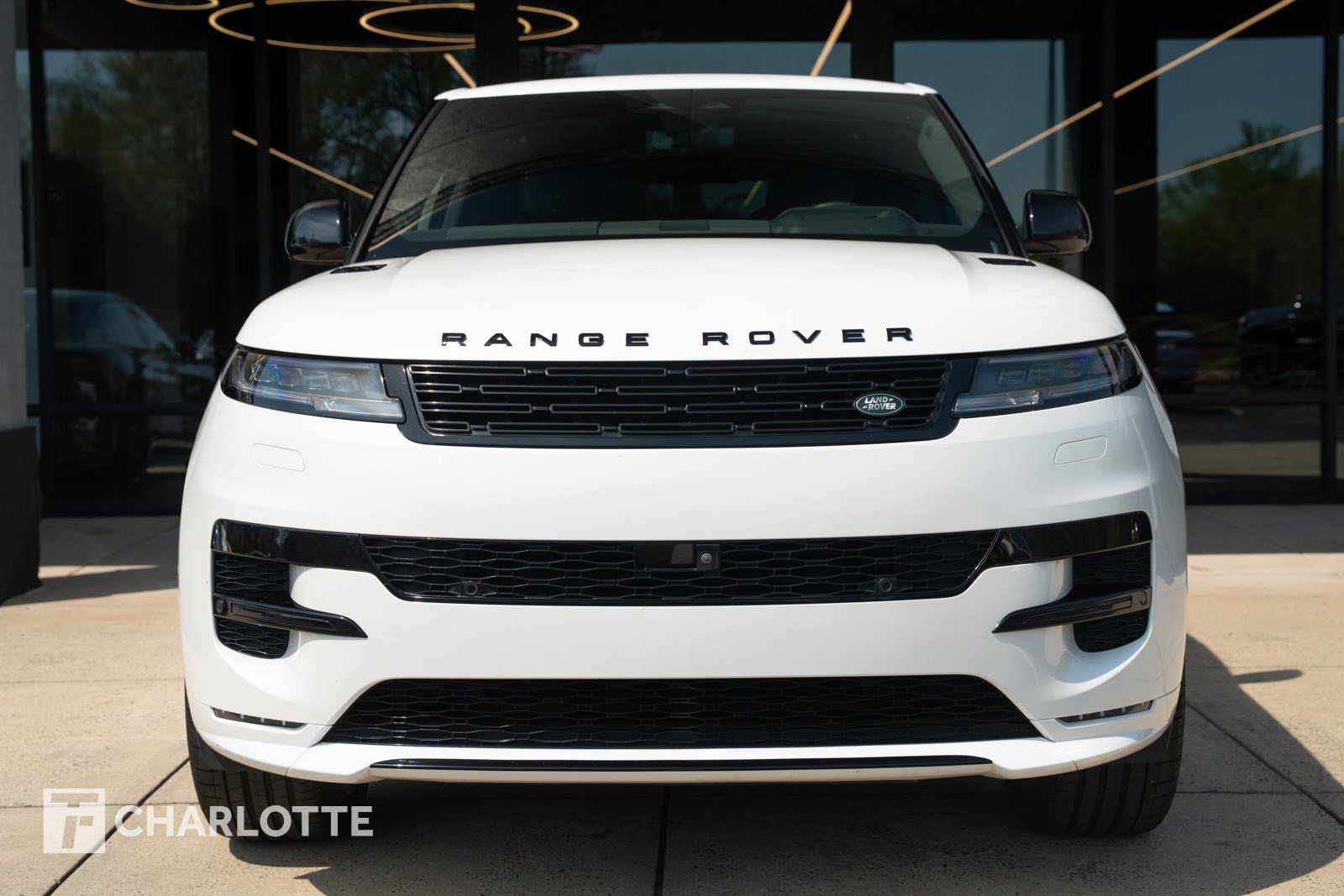 Used 2024 Land Rover Range Rover Sport Dynamic SE image 4