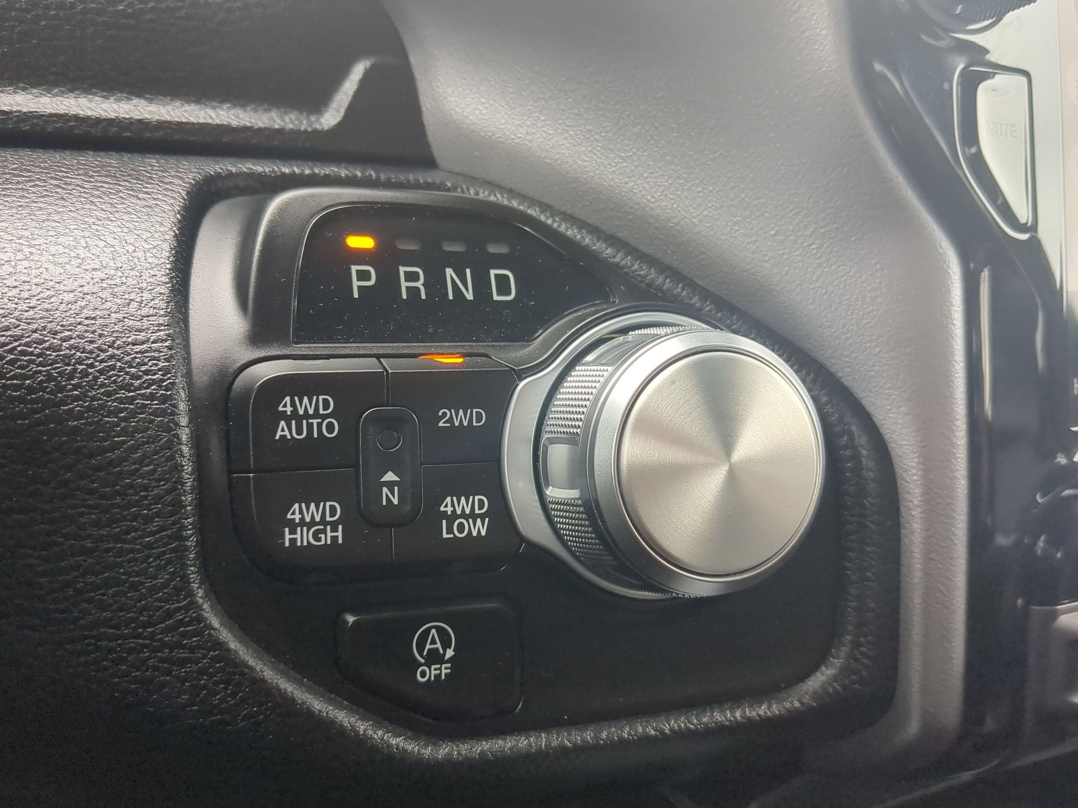 Used 2022 RAM 1500 Laramie AWD/4WD image 19