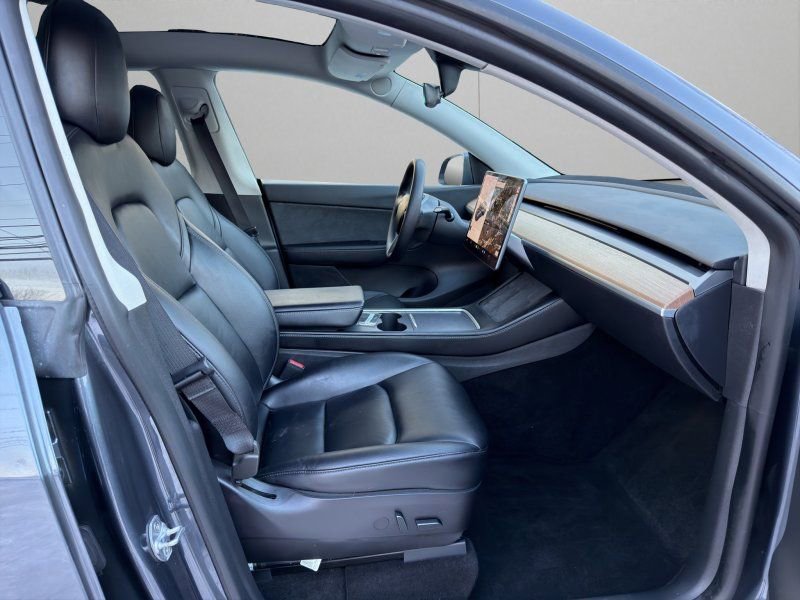 Used 2022 Tesla Model Y Performance image 13
