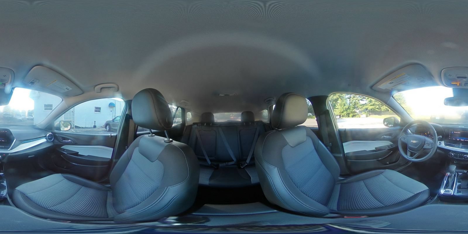 Used 2025 Chevrolet Trax LT FWD image 42