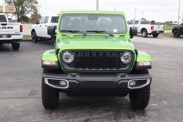 New 2025 Jeep Gladiator Sport image 17