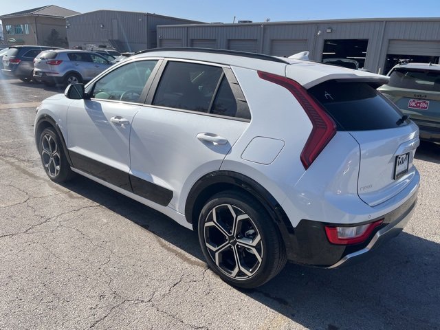 Used 2025 Kia Niro EX Touring image 5
