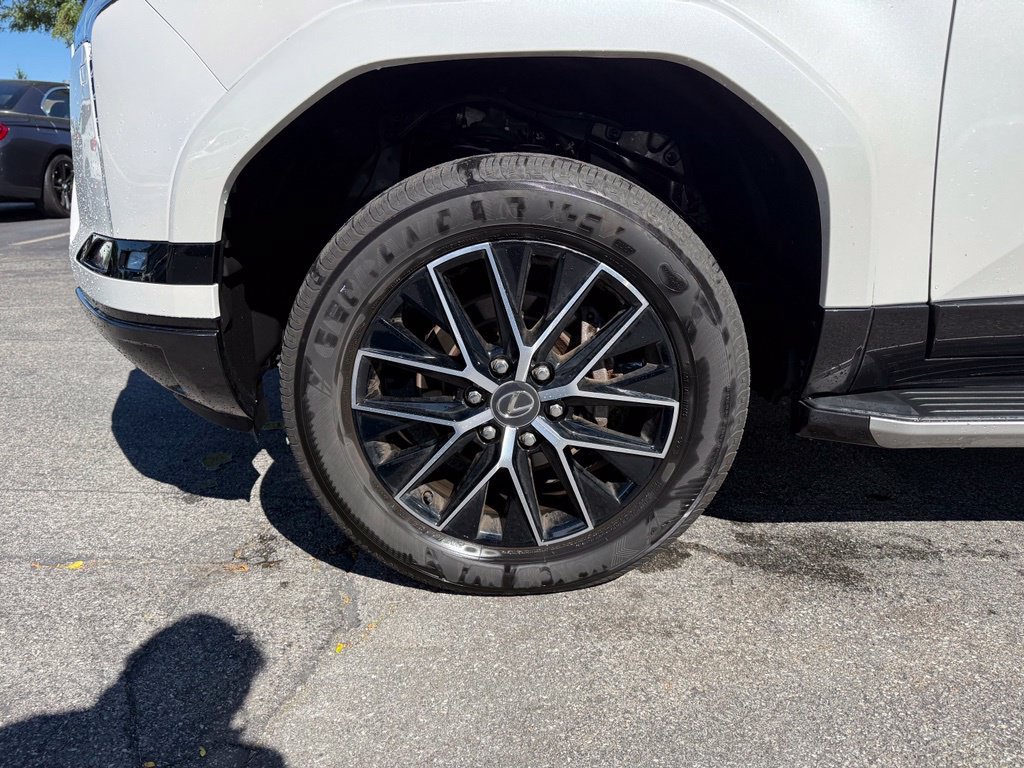 Used 2024 Lexus GX 550 w/ Accessory Package (2T) AWD/4WD image 28