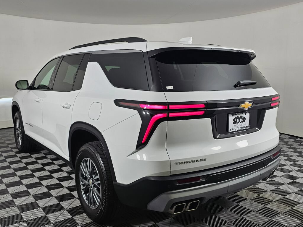 Used 2025 Chevrolet Traverse LT w/ Driver Confidence Package FWD image 5