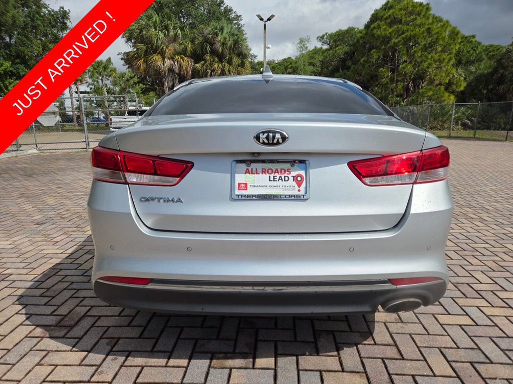 Used 2018 Kia Optima LX w/ 17" Alloy Wheels Package FWD image 10