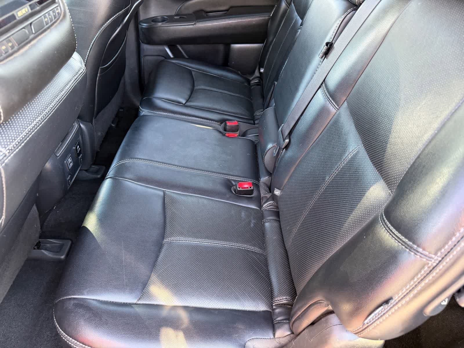 Used 2018 Nissan Pathfinder Platinum image 13